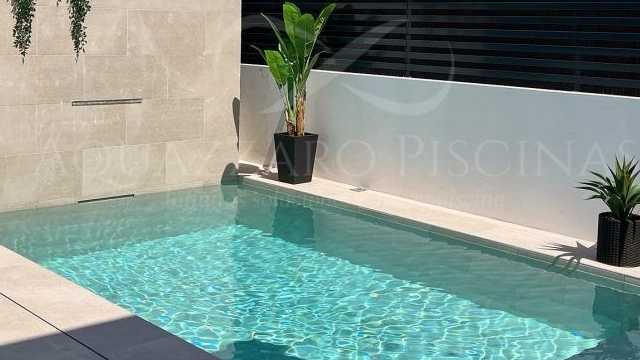 Oficial de Construcción (Piscinas y Obra Exterior)