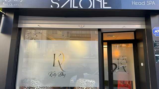 Oficial de Peluquería