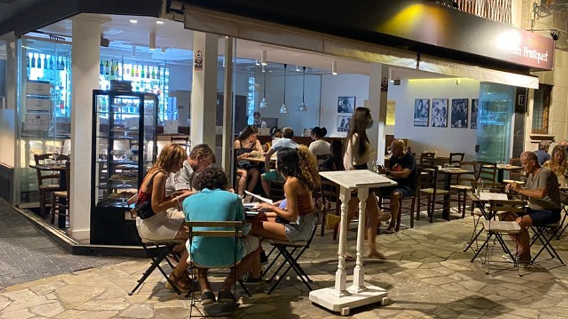 Can frasquet cover image