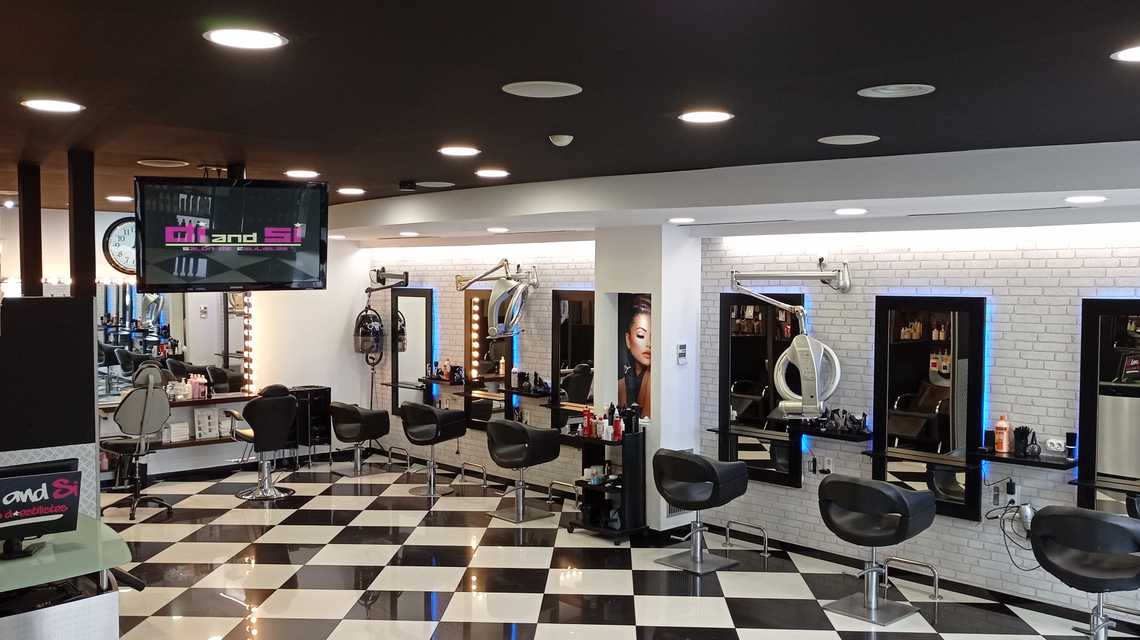 Di and si Saló d'estilistes cover image