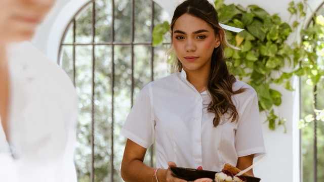 Food Runner / Waiter