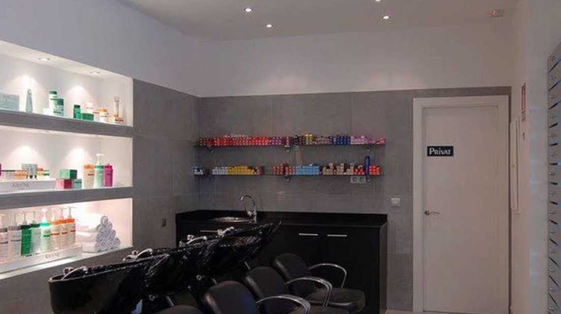 LA POÉSIE PELUQUERIA cover image