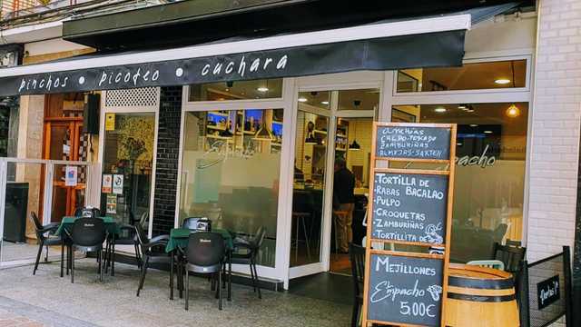 Camarero/a de Barra y Cocinero/a