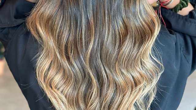 Oficial de Peluquería