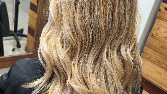 Oficial de Peluquería