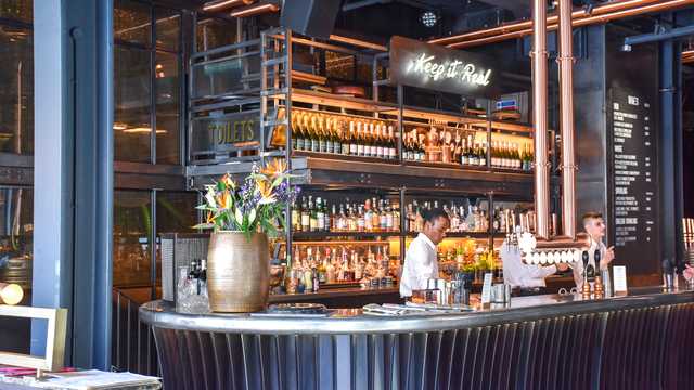 Experienced Bartender - cocktail setting / late night venue