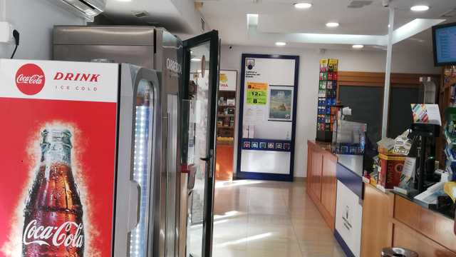 Reponedor/a máquinas de tabaco