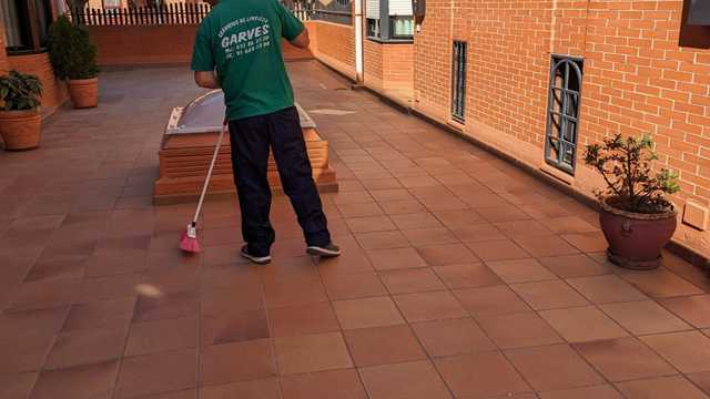 OPERARIO DE LIMPIEZA