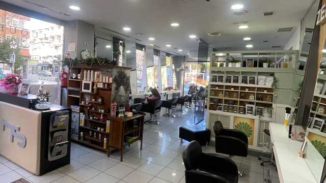 Oficial de peluquería con experiencia demostrable