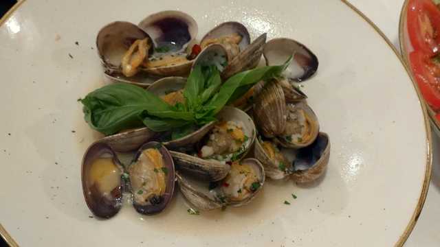 Camarero escanciador