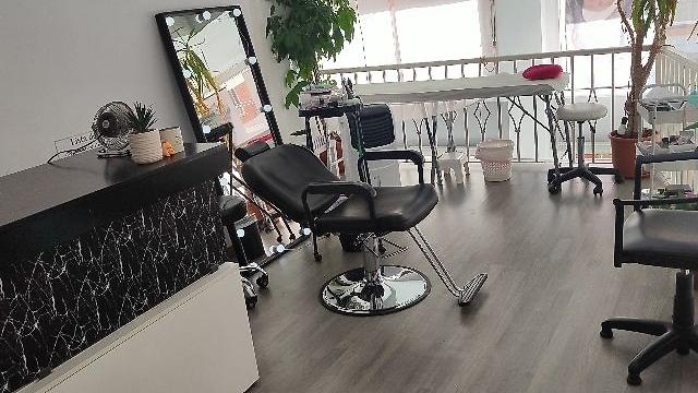 Experta en pestañas y cejas