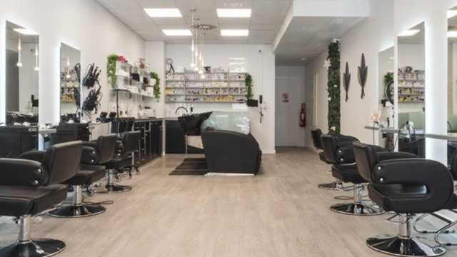 Oficial de Peluquería
