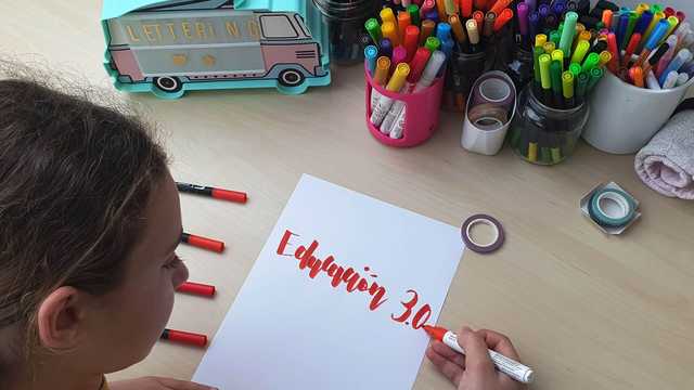 MONITOR/A DE LETTERING CON NIÑOS/AS- EXTRAESCOLARES 2025/2026