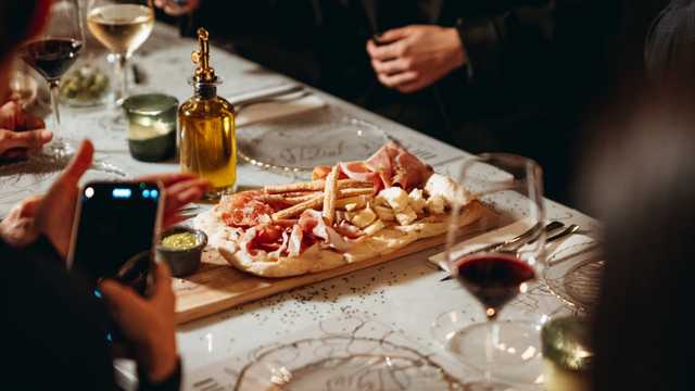 Cocinero/a y Ayudante/a de Cocina