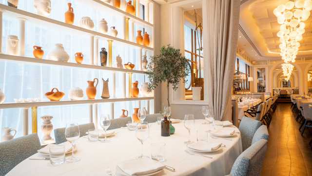 Head Waiter / Waitress