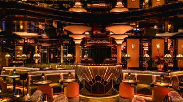 Cocktail Waiter / Waitress