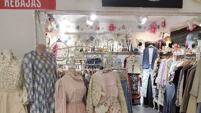 Dependienta tienda ropa