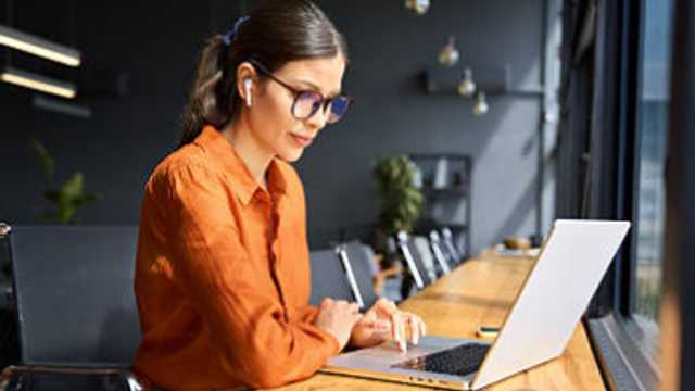 AUXILIAR ADMINISTRATIVA 30H/SEM