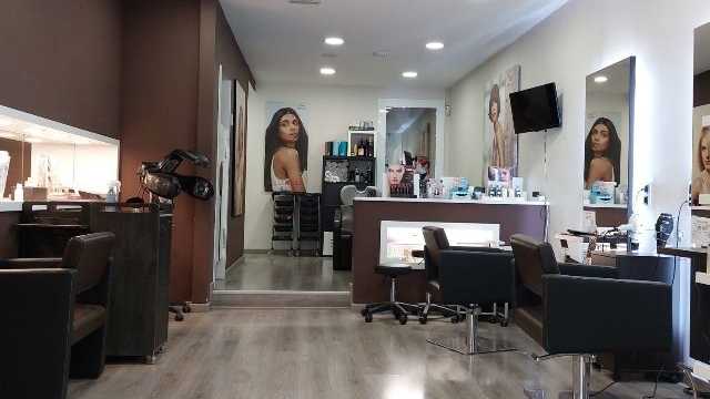 Oficial de Peluquería