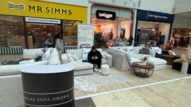 Pop-Up Sales Assistant – Sofa Brand (Fun, Fast-Paced, Bonuses Available)