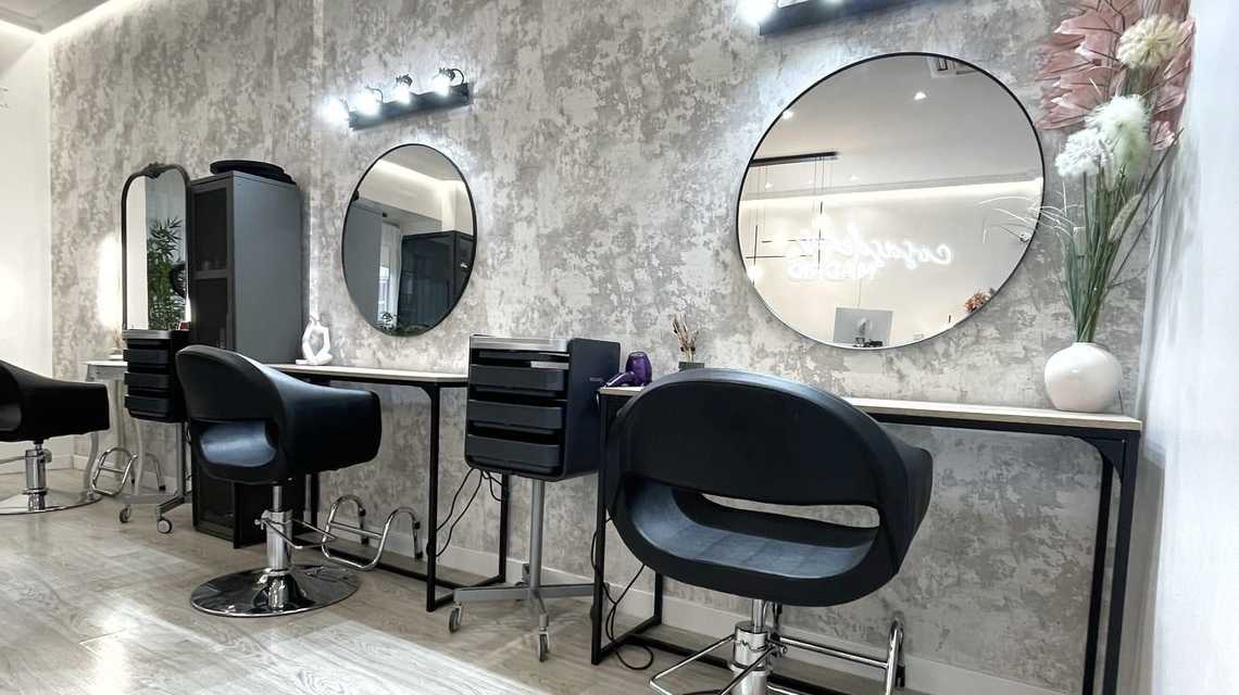 COSAS DE DOS MADRID cover image