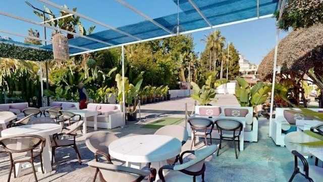 Cocinero/a y Ayudante/a de Cocina. Camareros.