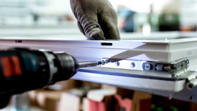 Carpintero/a Metálico de Aluminio