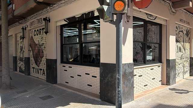 Oficial de Peluquería
