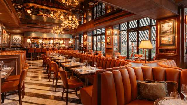 Commis Waiter / Waitress