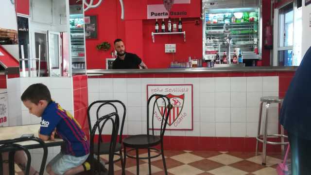 Camarero/a