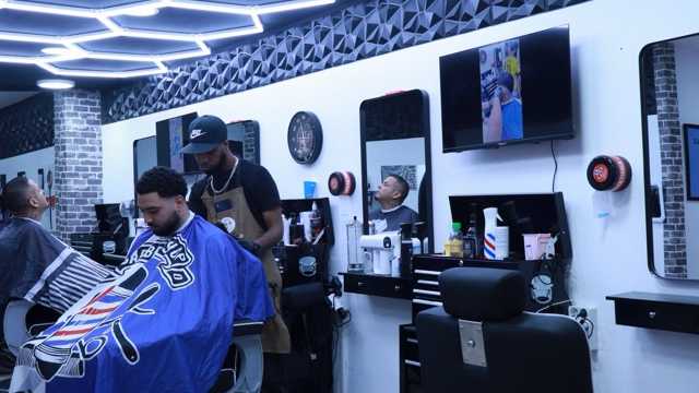 Oficial de Peluquería