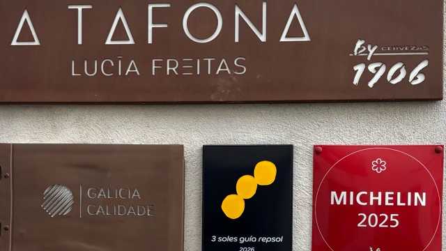 Sumiller y personal de sala