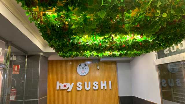 Camarero/a y Ayudante/a de Cocina