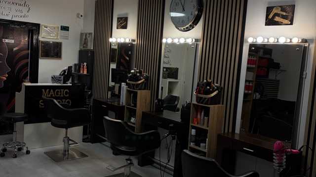 Oficial de Peluquería
