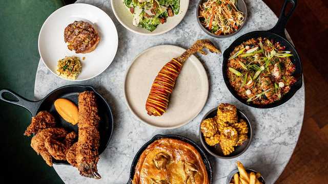 Commis Waiter / Waitress