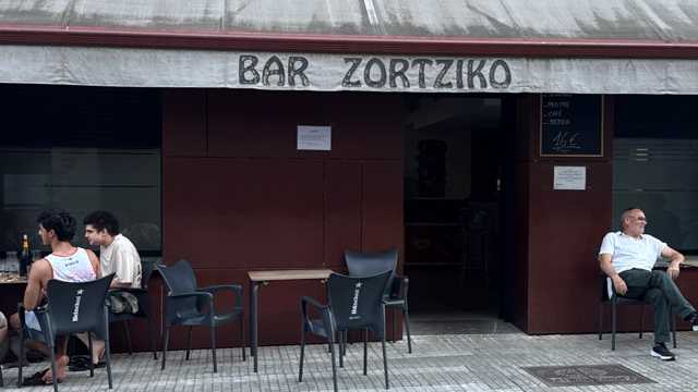 Ayudante de Barra y Mesa