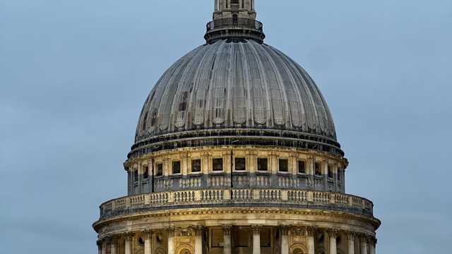 Food and Drinks Runner