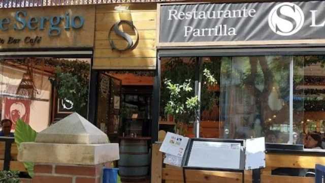 Camarero y friegaplatos