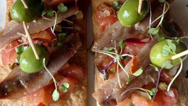 Ayudante/a de Cocina y Limpiador/a