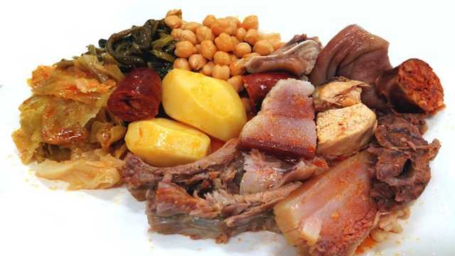 Cocinero o ayudante de cocina