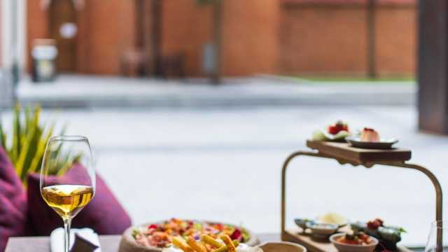 Head Waiter / Waitress