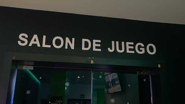 Operario para salón de juegos