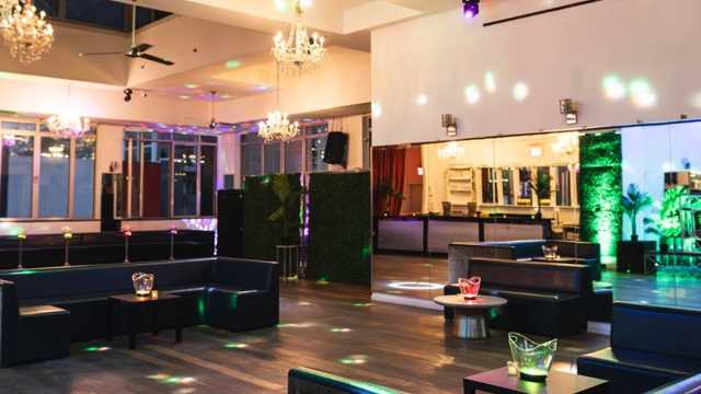 Host / Waitress / Bottles