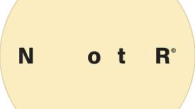 Host / Hostess