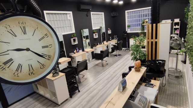 Oficial de Peluquería