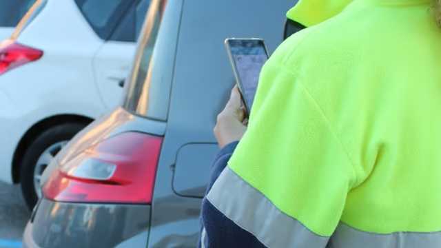 CONTROLADOR/A ZONA BLAVA aparcaments a SALT