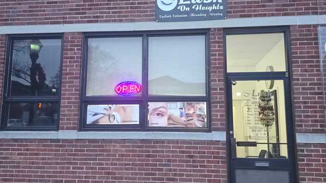 eyelash technician