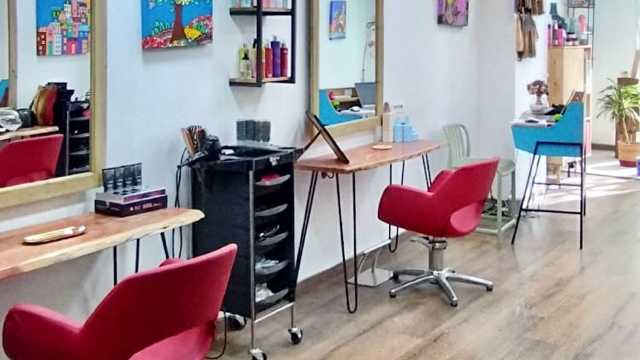 Oficial de Peluquería