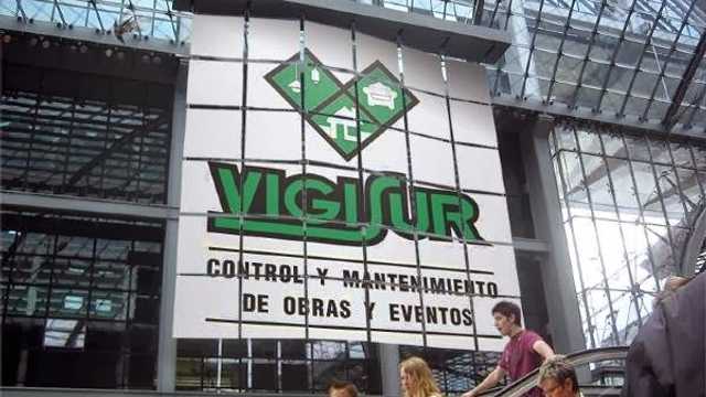 OPERARIOS EN CARRETERA