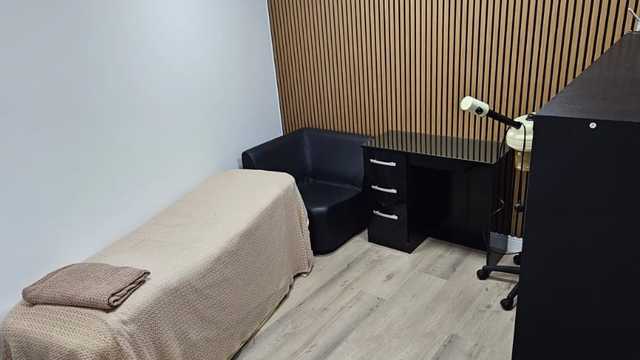 Beautician / Aesthetician – Treatment Room Rental
